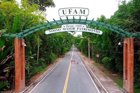 Ufam lança concurso para nível médio e superior com salários de até R$ 4,5 mil