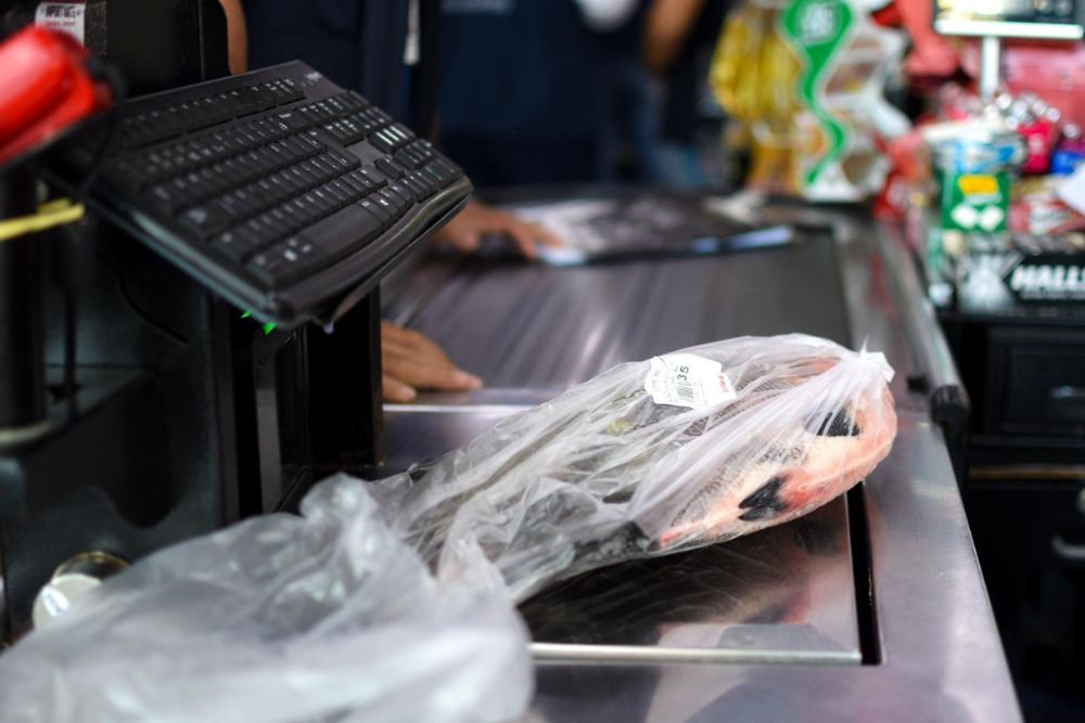 Procon-AM autua supermercado por venda de peixe com preços divergentes dos indicados nas etiquetas Procon-AM autua supermercado por venda de peixe com preços divergentes dos indicados nas etiquetas