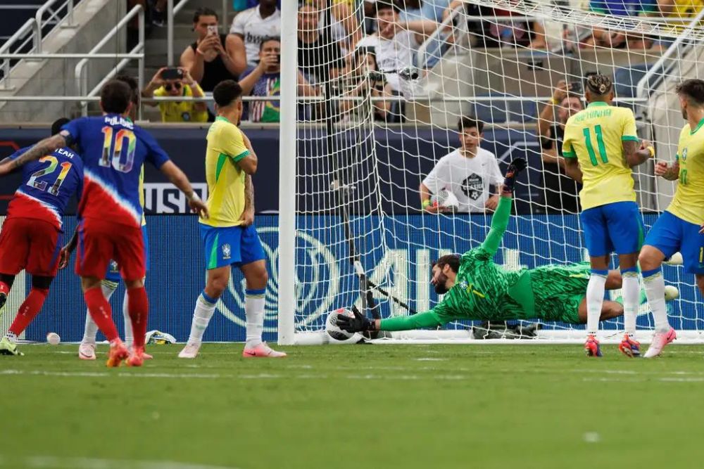 Brasil empata com EUA em &uacute;ltimo amistoso antes da Copa Am&eacute;rica