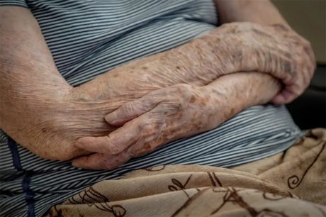 Serasa alerta aposentados sobre golpes no INSS e dá dicas de proteção