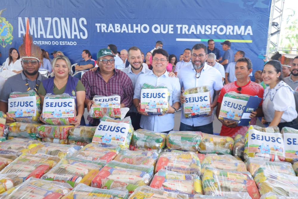 Amazonas beneficia OSCs com 1,2 mil cestas de alimentos para atender indígenas e PcD em Coari Amazonas beneficia OSCs com 1,2 mil cestas de alimentos para atender indígenas e PcD em Coari