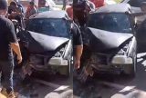 Mulher morre após carro colidir contra poste na avenida do Turismo; filho e neto ficaram feridos