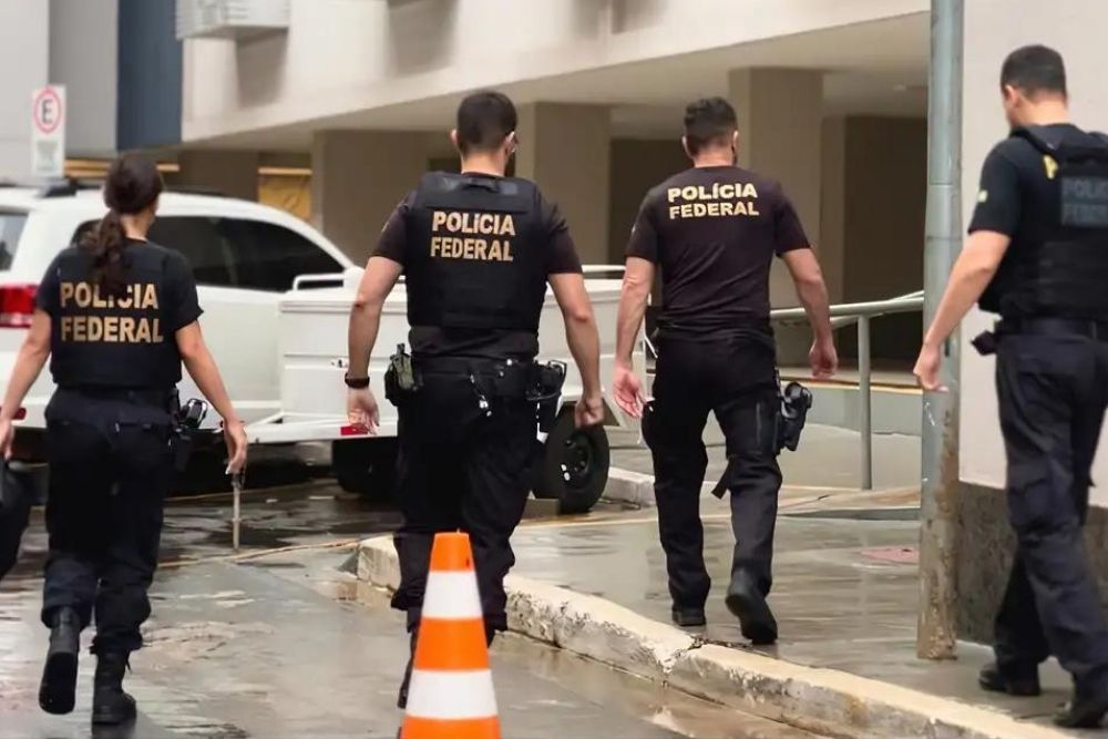 PF realiza operação para buscar financiadores dos atos golpistas do 8 de Janeiro PF realiza operação para buscar financiadores dos atos golpistas do 8 de Janeiro