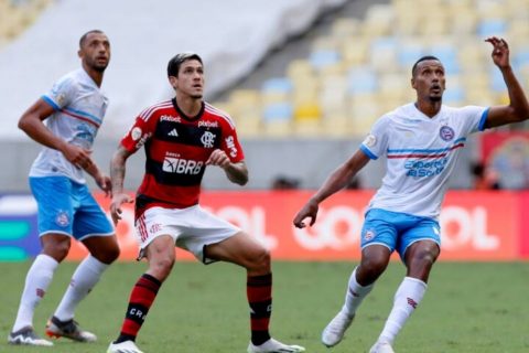 De olho na liderança do Brasileirão, Flamengo e Bahia jogam no Maracanã nesta quinta-feira (20)