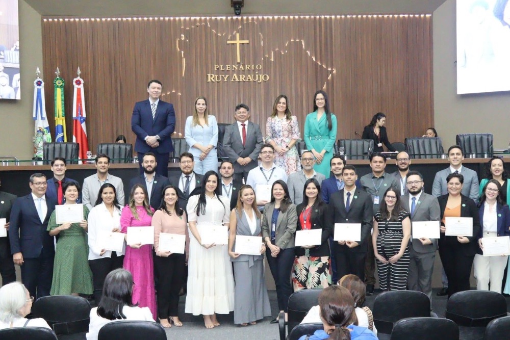 Auditores de Controle Externo do TCE-AM são homenageados em Sessão Especial na Aleam Auditores de Controle Externo do TCE-AM são homenageados em Sessão Especial na Aleam