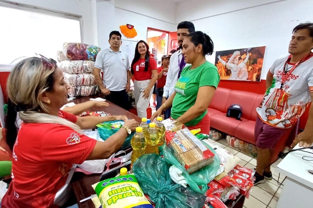 Boi Garantido arrecada mais de 20 toneladas de alimentos durante ensaios técnicos no curral Lindolfo Monteverde Boi Garantido arrecada mais de 20 toneladas de alimentos durante ensaios técnicos no curral Lindolfo Monteverde