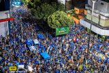 Caprichoso reúne nação azul e branca para brincar no Boi de Rua neste sábado (22)