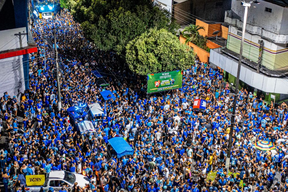 Caprichoso reúne nação azul e branca para brincar no Boi de Rua neste sábado (22) Caprichoso reúne nação azul e branca para brincar no Boi de Rua neste sábado (22)