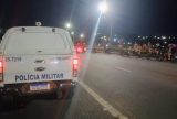 Motociclista morre ao colidir em meio-fio da avenida das Torres