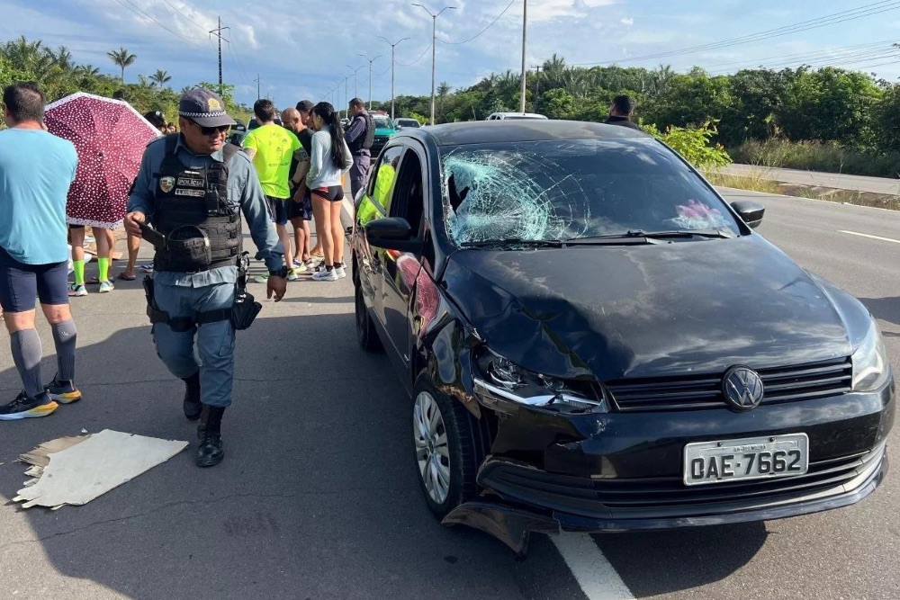 Mulher morre atropelada enquanto corria com amigos na AM-070 Mulher morre atropelada enquanto corria com amigos na AM-070