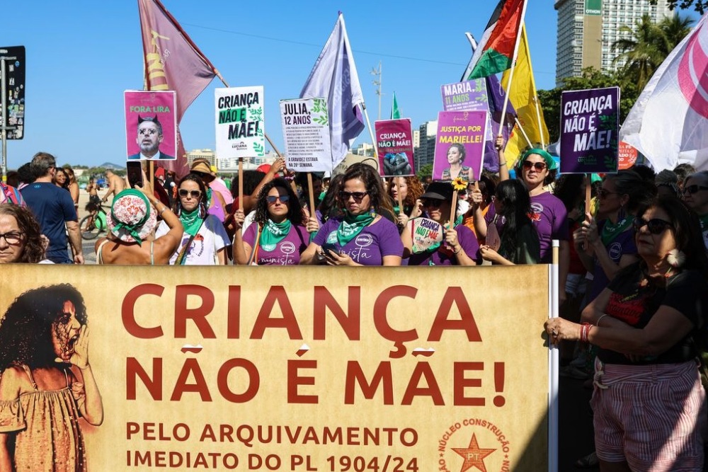 Manifestantes protestam contra PL do Aborto no Rio e em S&atilde;o Paulo
