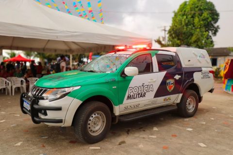 Prefeito de Barreirinha entrega viatura policial ao Distrito de Pedras