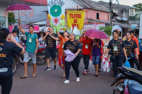 Comunidade Indígena Pantaleão recebe oficina de teatro de rua em Autazes