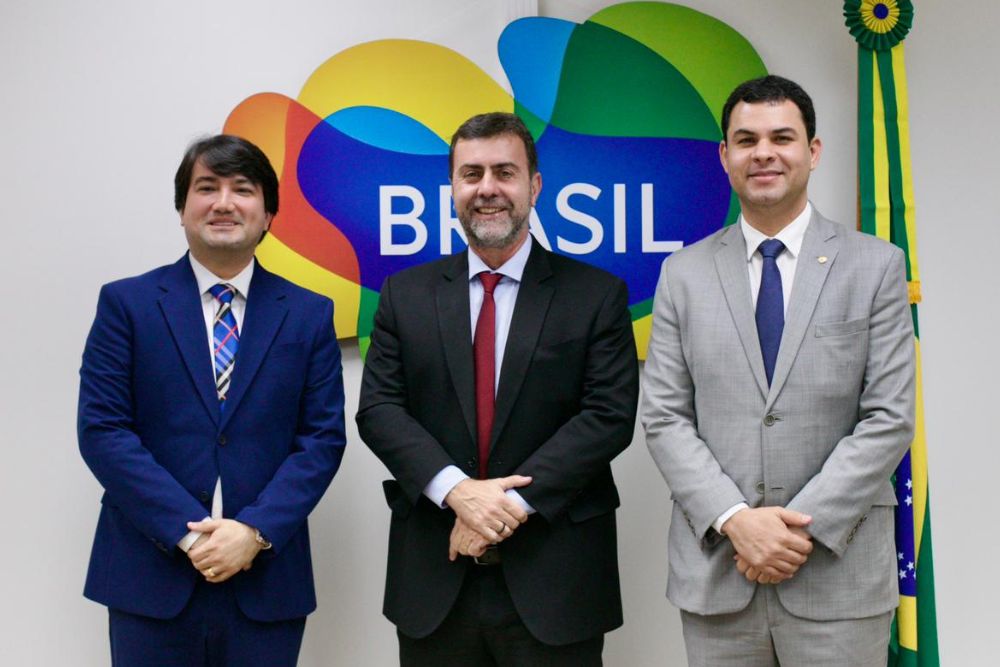 Deputado Saullo Vianna fecha parceira com Embratur para promoção do Amazonas e da cidade de Manaus Deputado Saullo Vianna fecha parceira com Embratur para promoção do Amazonas e da cidade de Manaus