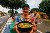 Pratos tradicionais da culinária parintinense conquistam turistas na Ilha da Magia