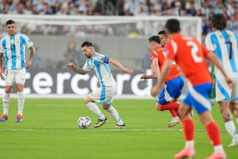Argentina derrota Chile por 1 a 0 e se classifica para quartas da Copa América