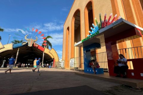 Festival de Parintins: Semig-AM instala equipamentos movidos à energia sustentável e promove interatividade com brincantes