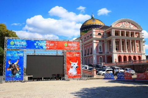 Festival de Parintins: Palco é montado no Largo São Sebastião para transmissão da Festa dos Visitantes