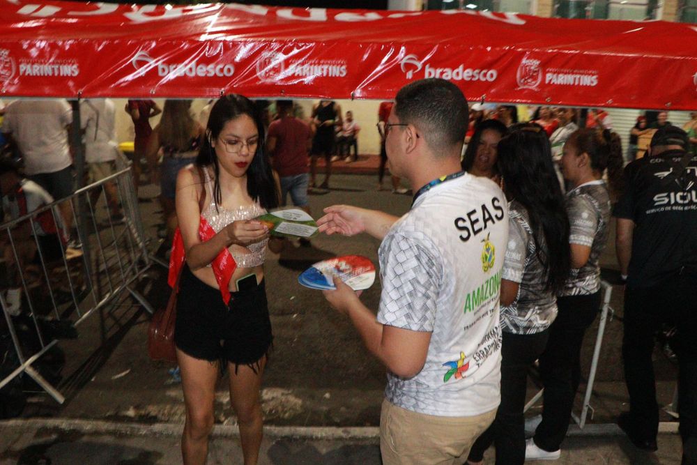 Equipes da Seas alertam turistas e moradores sobre explora&ccedil;&atilde;o, abuso sexual e trabalho infantil durante a Festa dos Visitantes