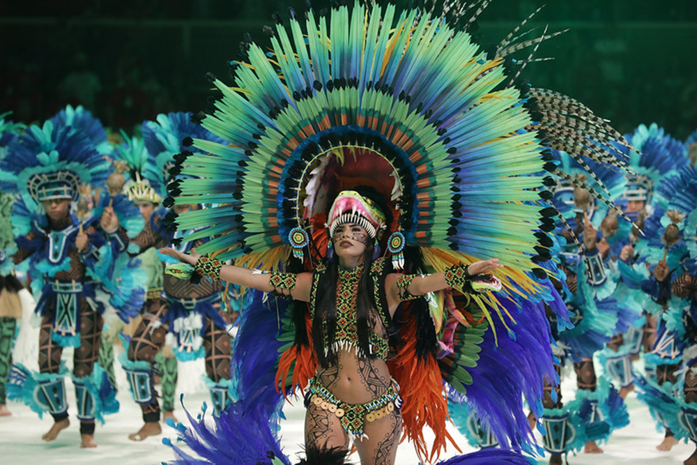 Com subtema 'Raízes: O Entrelaçar de Gentes e Lutas', Caprichoso inicia o 57º Festival de Parintins Com subtema 'Raízes: O Entrelaçar de Gentes e Lutas', Caprichoso inicia o 57º Festival de Parintins