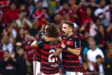 Flamengo derrota Cruzeiro por 2 a 1 e se isola na ponta do Brasileirão