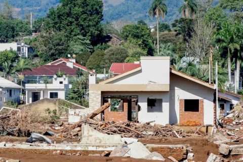 Prazo para cadastrar famílias do RS no Auxílio Reconstrução é prorrogado até 31 de agosto