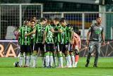 América derrota Operário e iguala com Santos no topo da Série B