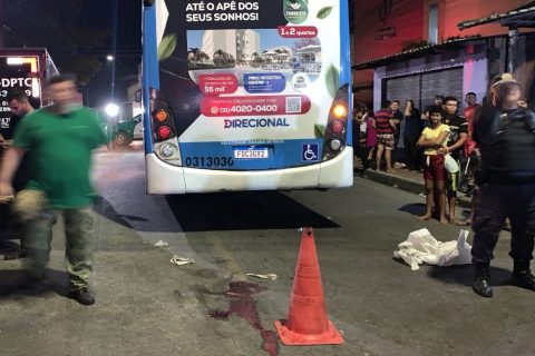 Homem morre ao ser atropelado por ônibus no bairro Colônia Terra Nova