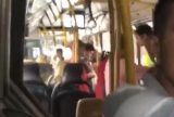 Passageiro é esfaqueado durante assalto a ônibus na avenida Pedro Teixeira