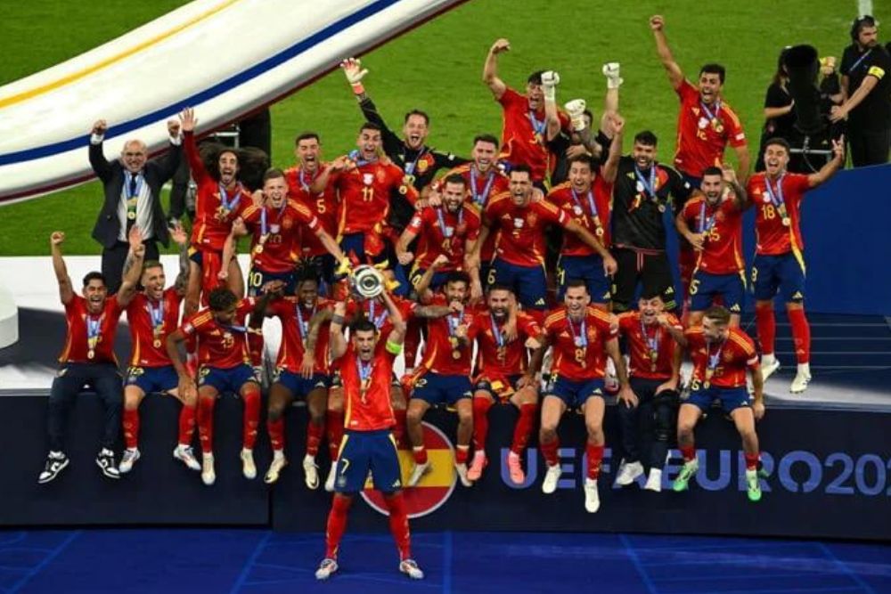 Espanha bate Inglaterra e conquista tetracampeonato da Eurocopa Espanha bate Inglaterra e conquista tetracampeonato da Eurocopa