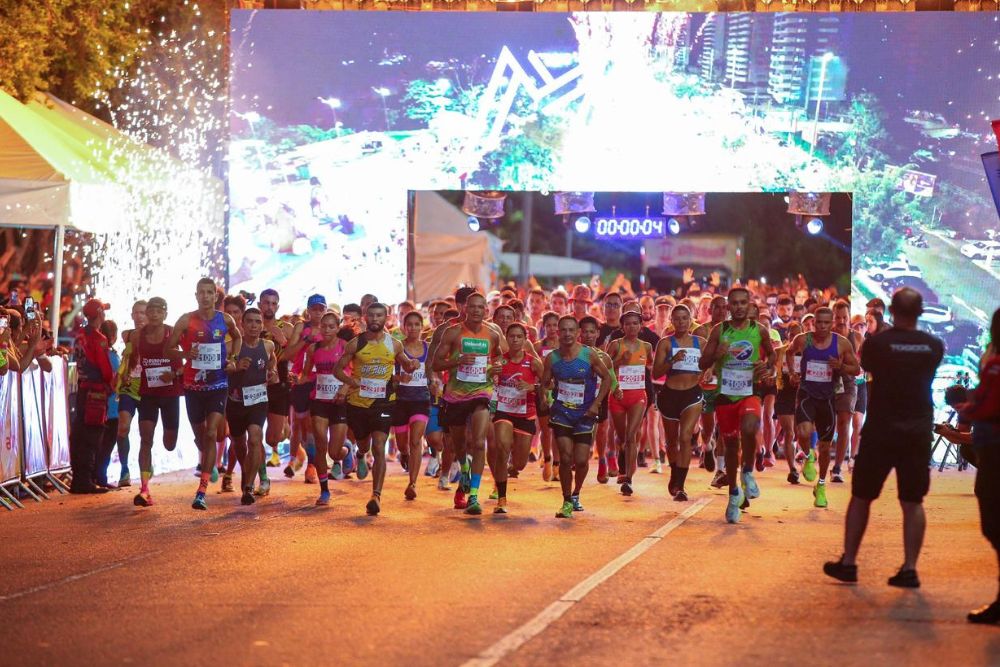 Maratona Internacional de Manaus 2024 reúne 4 mil atletas na Ponta Negra Maratona Internacional de Manaus 2024 reúne 4 mil atletas na Ponta Negra