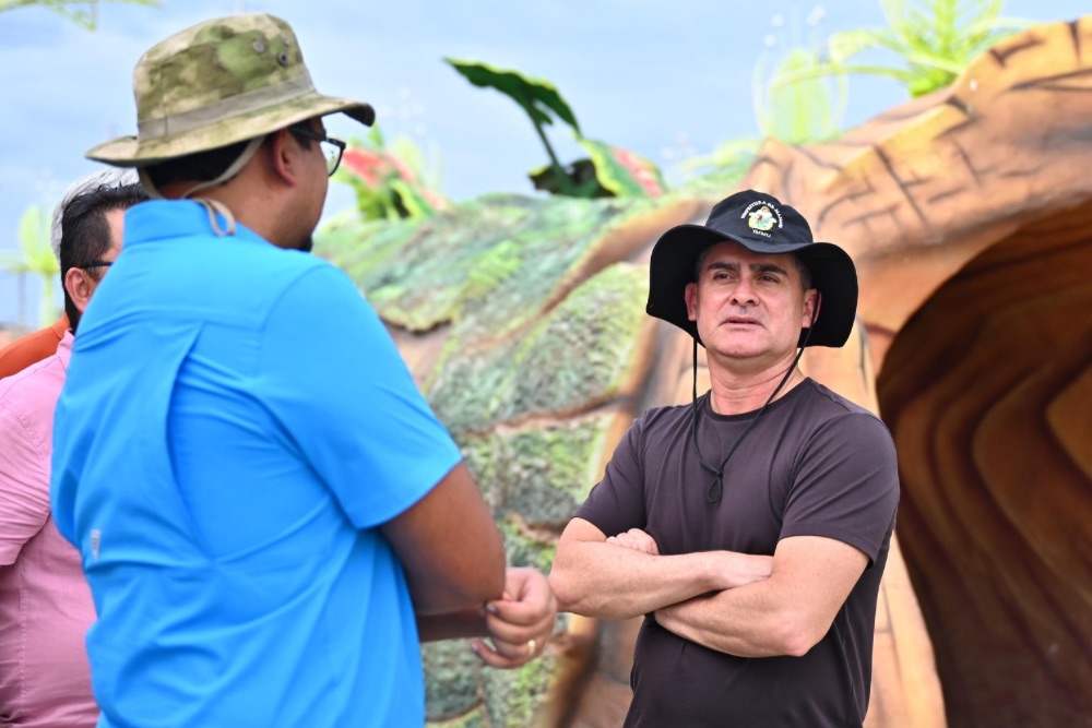 Prefeito de Manaus pede apoio para identificar respons&aacute;veis por vandalismo no Parque Gigantes da Floresta