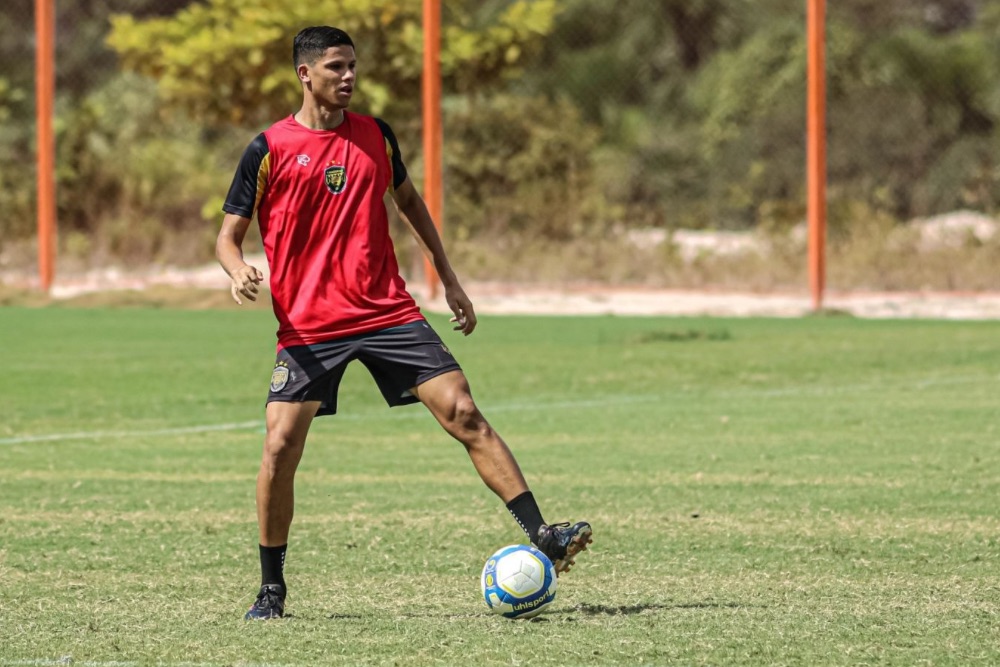 Amazonas FC anuncia chegada do volante Erick Varão para disputar Série B Amazonas FC anuncia chegada do volante Erick Varão para disputar Série B