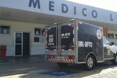 Mulher é morta a facadas durante briga no bairro Jorge Teixeira