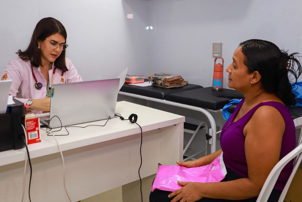 Unidades M&oacute;veis de Sa&uacute;de da Mulher atendem em novos locais de Manaus