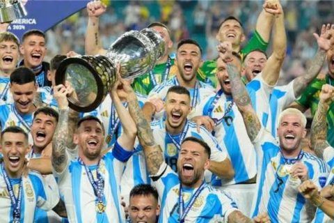 Fifa investiga vídeo de jogadores argentinos cantando músicas racistas