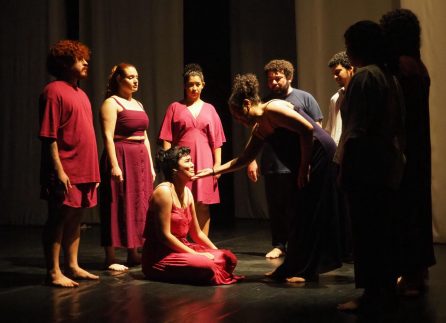 Espetáculo 'Helena' volta ao palco do Teatro da Instalação nesta sexta-feira (19)