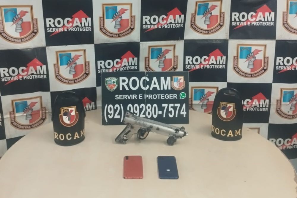 Dupla é presa após roubo de celulares no bairro Tancredo Neves Dupla é presa após roubo de celulares no bairro Tancredo Neves