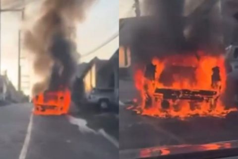 Picape é destruída após ser consumida por fogo no bairro Petrópolis