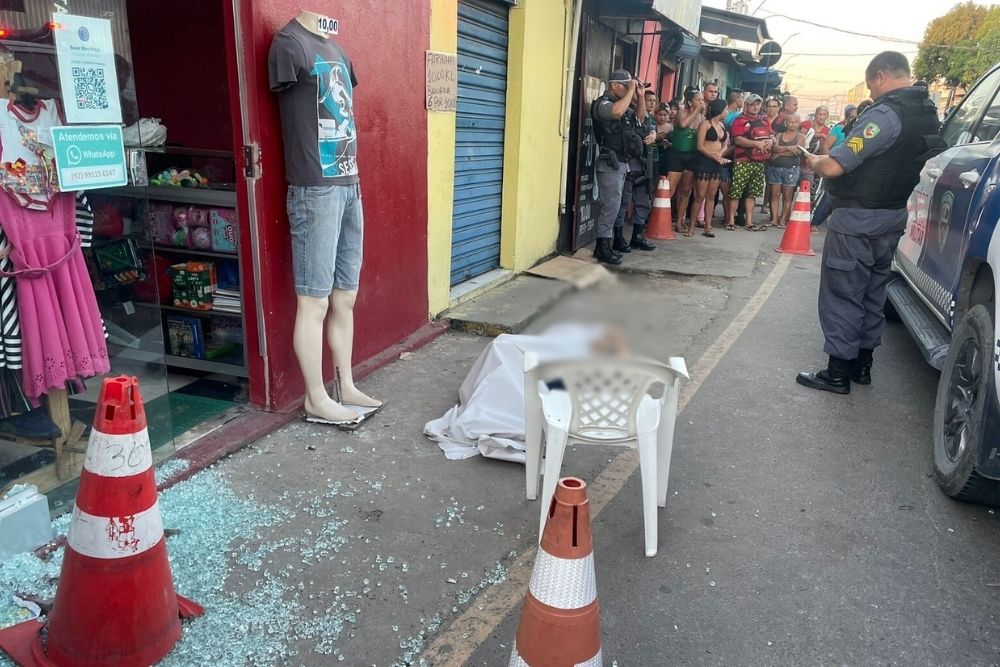 Tiroteio deixa homem morto e crian&ccedil;a baleada no bairro Mauazinho