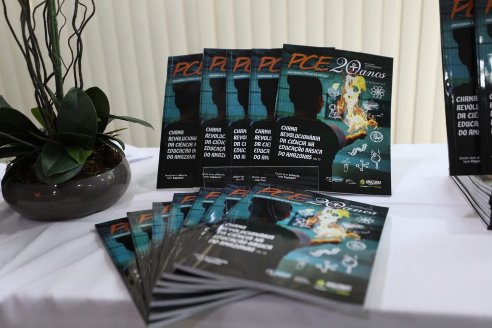 Fapeam lan&ccedil;a revista em comemora&ccedil;&atilde;o aos 20 anos do Programa Ci&ecirc;ncia na Escola