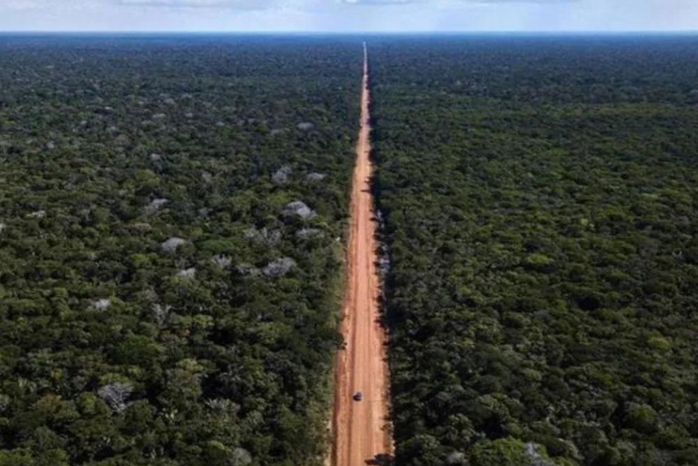 Estiagem: DNIT pro&iacute;be circula&ccedil;&atilde;o noturna de ve&iacute;culos pesados na BR-319
