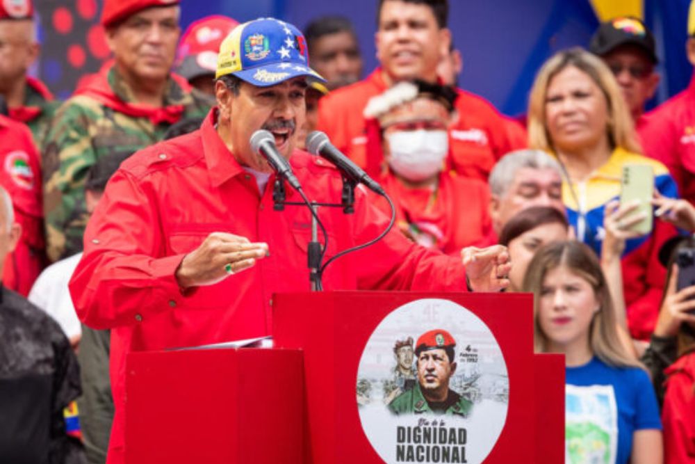 Com 51,2% dos votos, Nicol&aacute;s Maduro &eacute; reeleito presidente da Venezuela