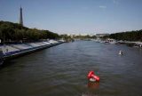 Olimpíadas: Poluição no rio Sena adia prova de triatlo masculino em Paris