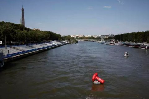 Olimpíadas: Poluição no rio Sena adia prova de triatlo masculino em Paris