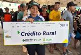 Amazonas entrega R$ 1 milhão em crédito rural a pescadores de Manacapuru