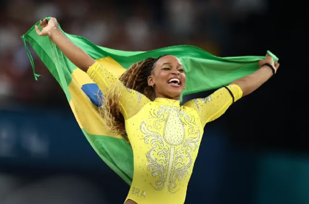 Rebeca Andrade é celebrada por lendas do esporte brasileiro