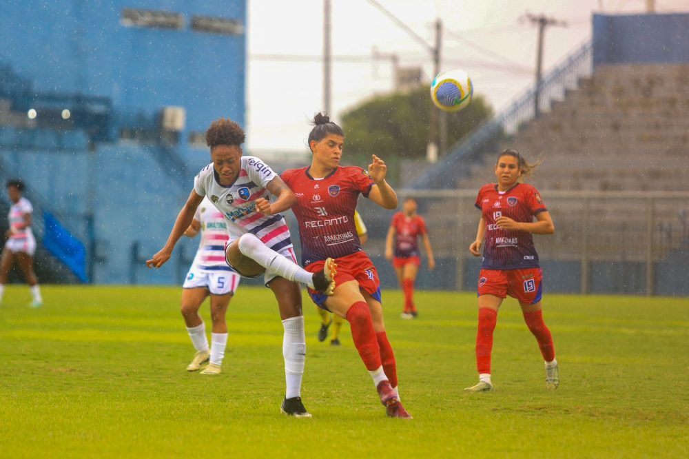 Baiana, zagueira do 3B revela expectativa de jogar na cidade natal e se declara ao povo amazonense: "Minha segunda casa" Baiana, zagueira do 3B revela expectativa de jogar na cidade natal e se declara ao povo amazonense: "Minha segunda casa"