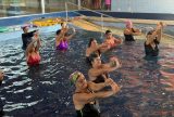 Hidroginástica nos Centros de Convivência da Família beneficia jovens, adultos e idosos