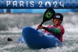 Ana Sátila e Pepê Gonçalves avançam para eliminatórias do caiaque cross em Paris 2024